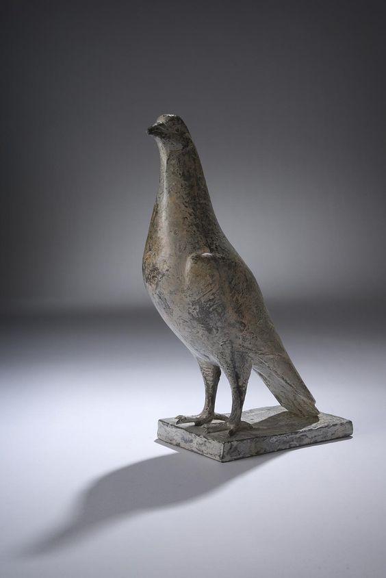 Pigeon 1993 ciment fondu, 35.0 x 19.0 x 12.0 cm CMAG, gift of the artist 2006